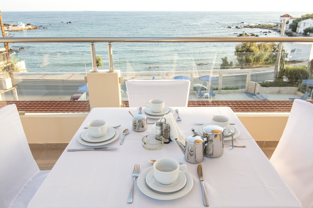 Porto Alegre — Restaurant & bars in Chania