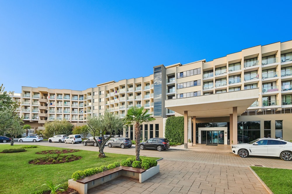 Hotel Materada Plava Laguna — Hotel building in Poreč, Istria