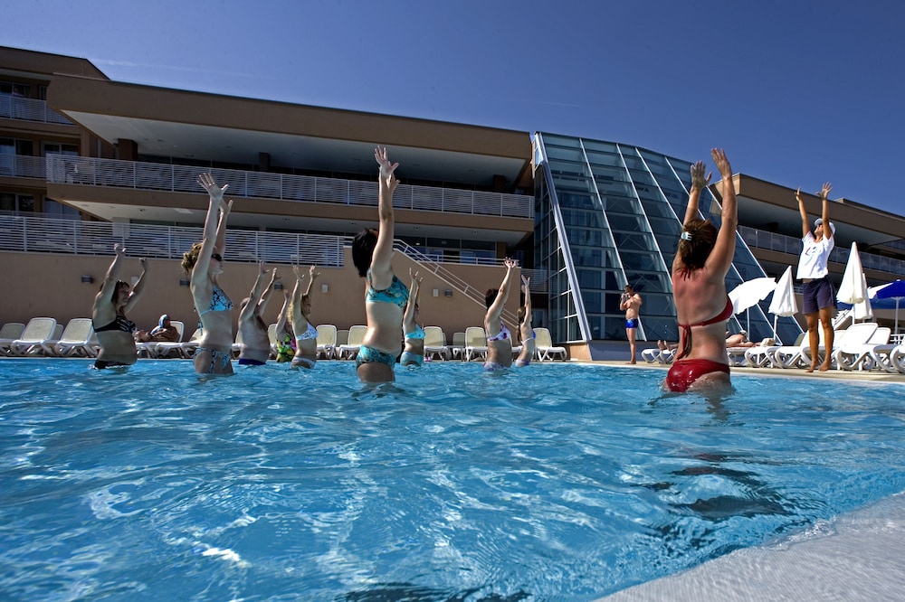 Hotel Molindrio Plava Laguna — Swimming pool in Poreč, Istria
