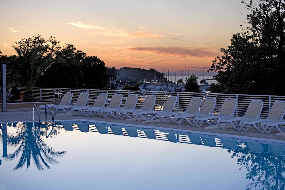 Hotel Molindrio Plava Laguna — Swimming pool in Poreč, Istria