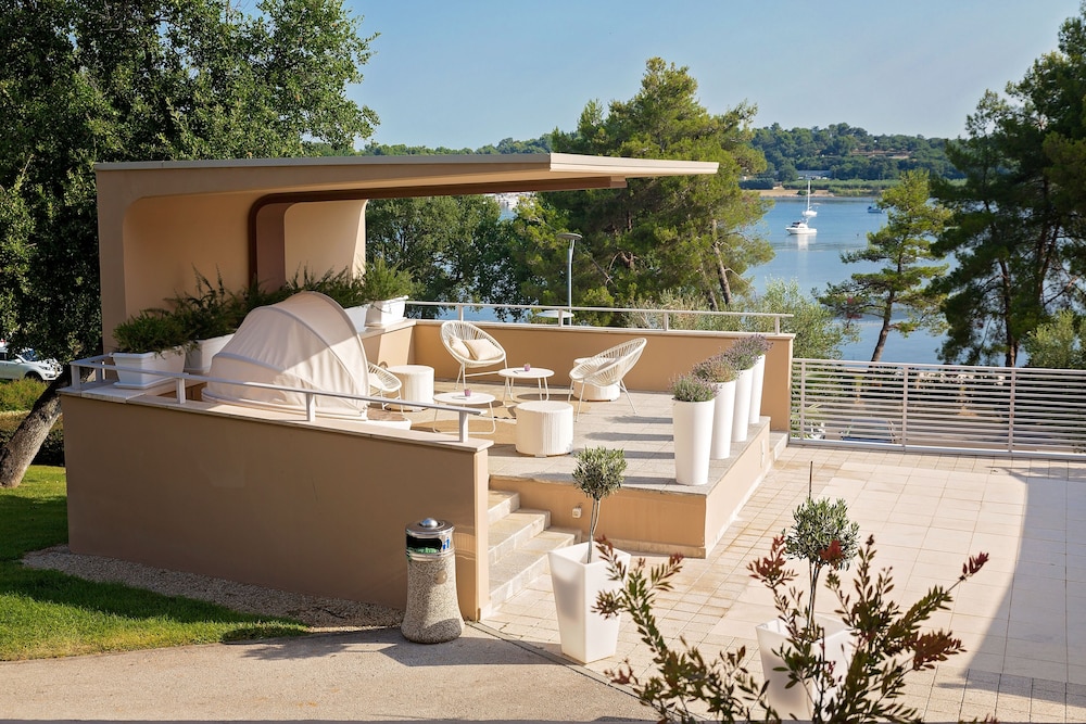 Hotel Molindrio Plava Laguna — Hotel building in Poreč, Istria