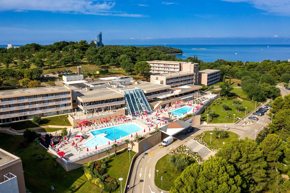 Hotel Molindrio Plava Laguna — Swimming pool in Poreč, Istria