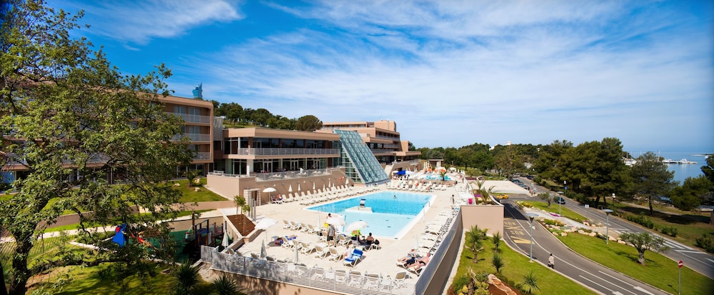 Hotel Molindrio Plava Laguna — Swimming pool in Poreč, Istria