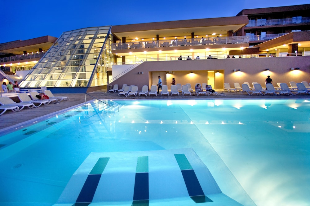 Hotel Molindrio Plava Laguna — Swimming pool in Poreč, Istria