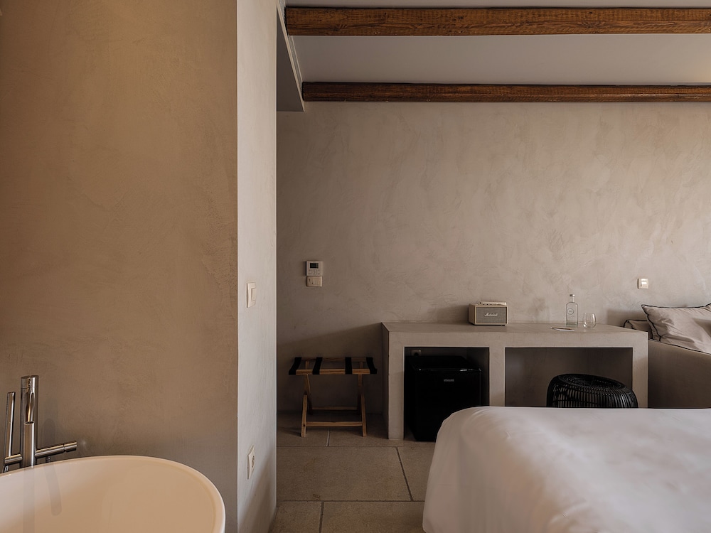 The Theodore Boutique Hotel — Hotel rooms in Chania