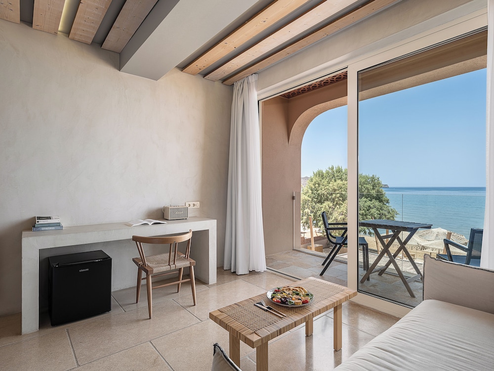 The Theodore Boutique Hotel — Hotel rooms in Chania