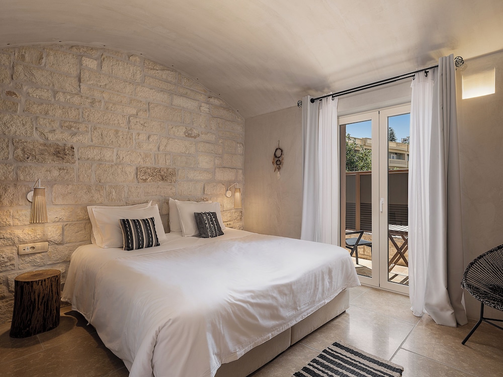 The Theodore Boutique Hotel — Hotel rooms in Chania