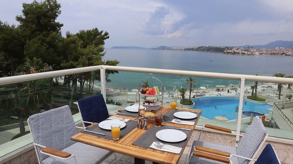 Le Meridien Lav, Split — Restaurant & bars in Podstrana, Split-Dalmatia