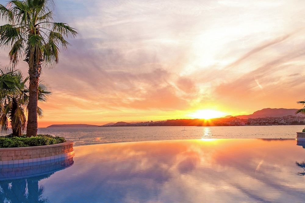 Le Meridien Lav, Split — Swimming pool in Podstrana, Split-Dalmatia