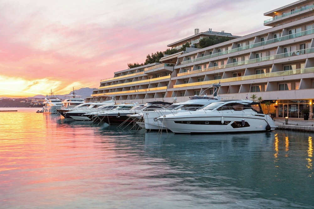 Le Meridien Lav, Split — Hotel building in Podstrana, Split-Dalmatia