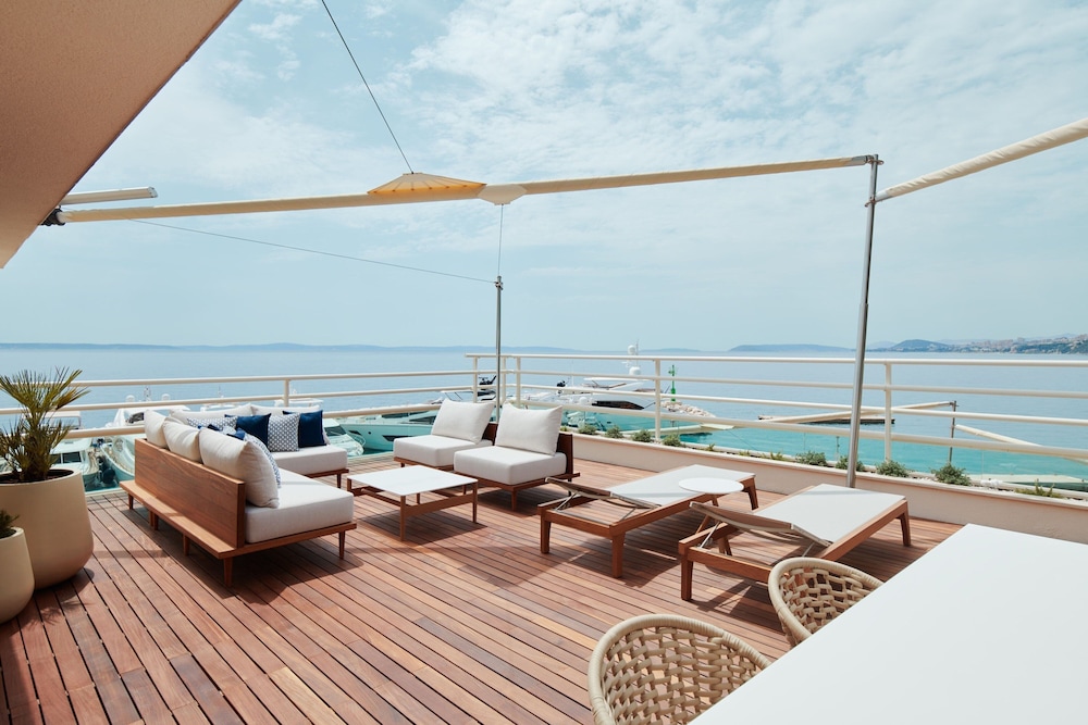 Le Meridien Lav, Split — Restaurant & bars in Podstrana, Split-Dalmatia