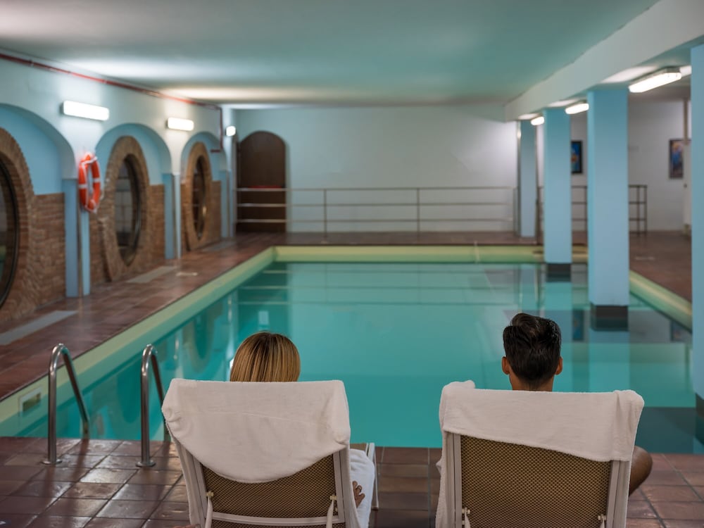 Hotel Leonardo da Vinci — Swimming pool in Limone sul Garda, Lombardy