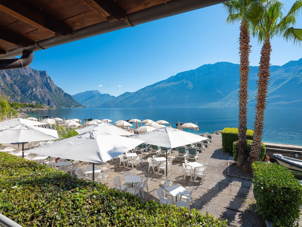 Hotel Leonardo da Vinci — Restaurant & bars in Limone sul Garda, Lombardy