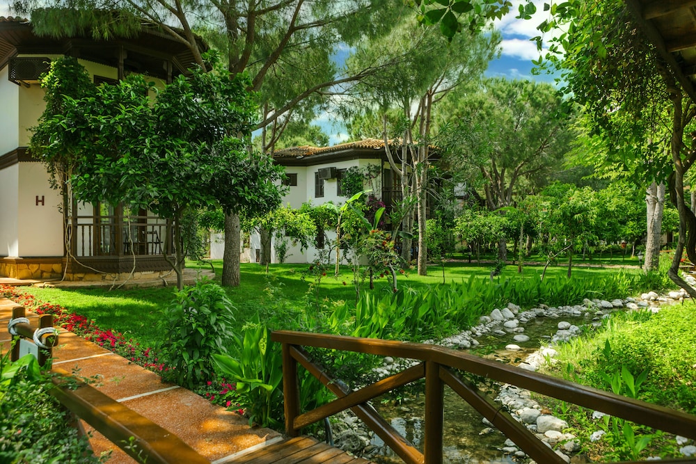 Selectum Family Resort Belek — Hotel building in Belek