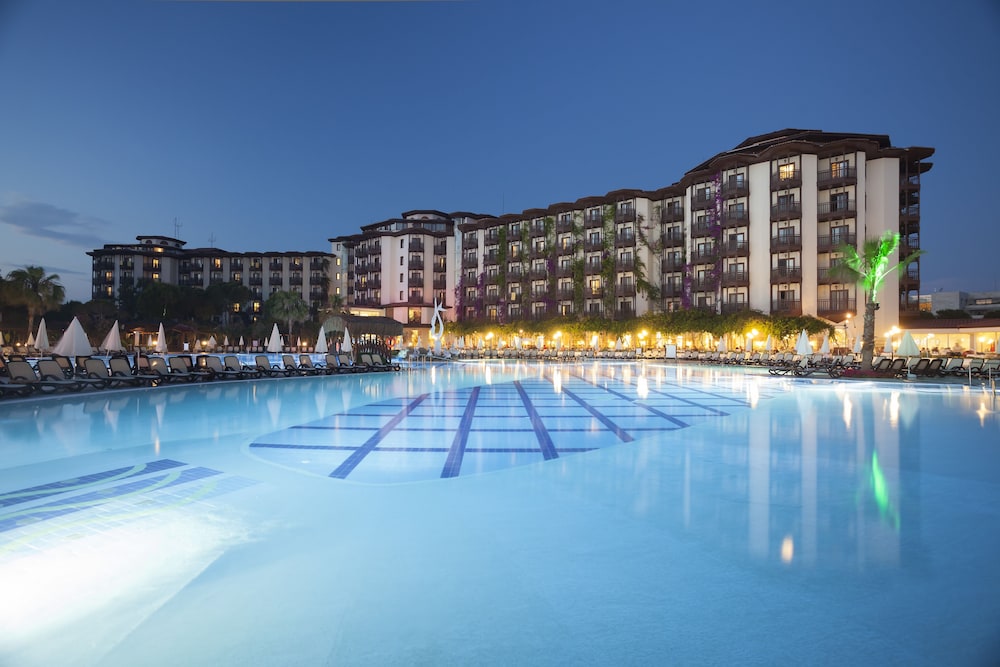 Selectum Family Resort Belek — Swimming pool in Belek