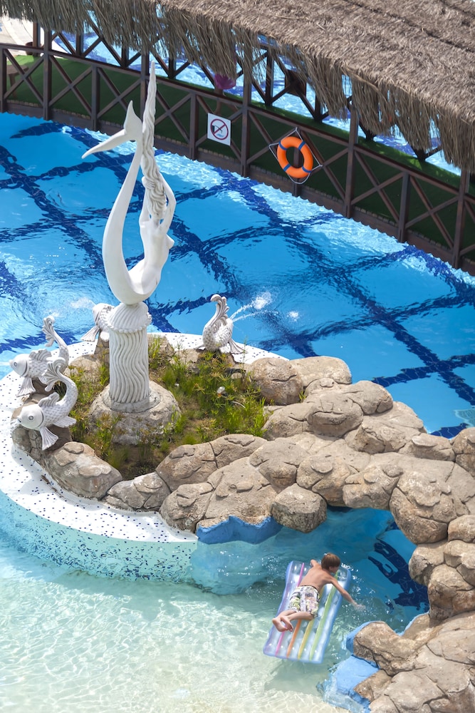 Selectum Family Resort Belek — Swimming pool in Belek