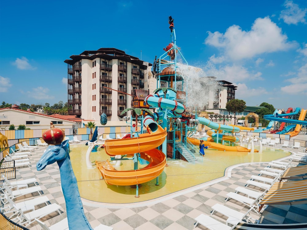 Selectum Family Resort Belek — Swimming pool in Belek