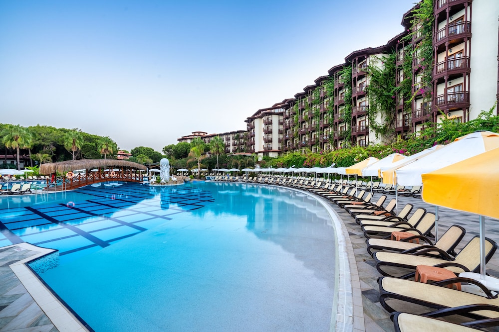 Selectum Family Resort Belek — Swimming pool in Belek