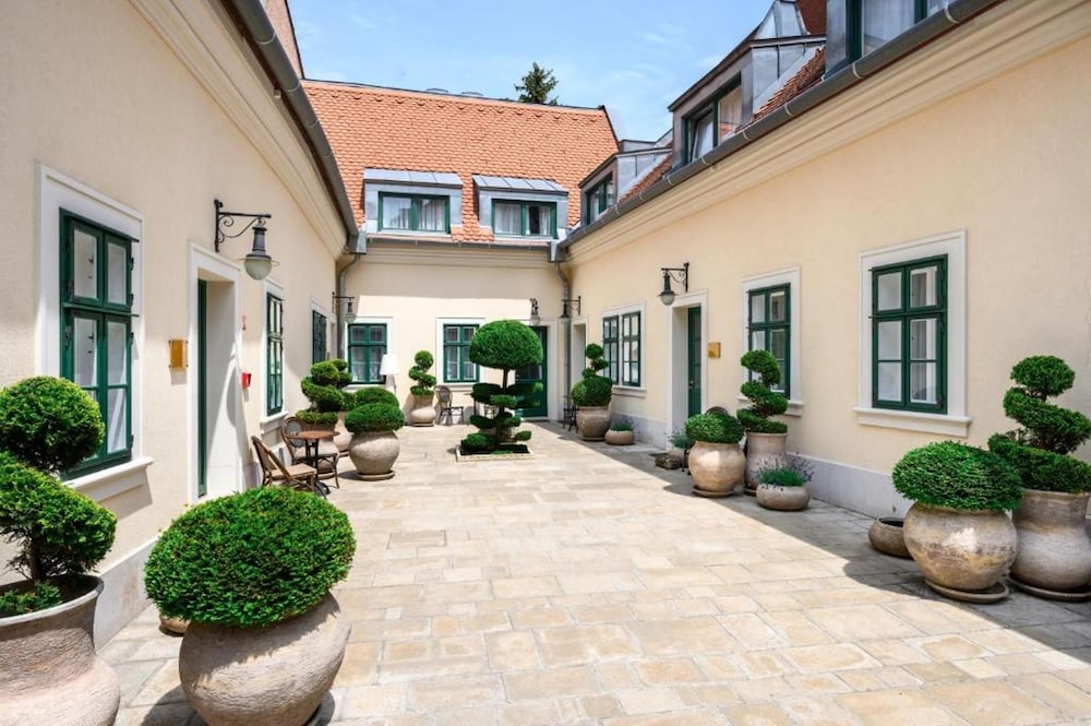 Maison Bistro & Hotel - zdjęcie 2