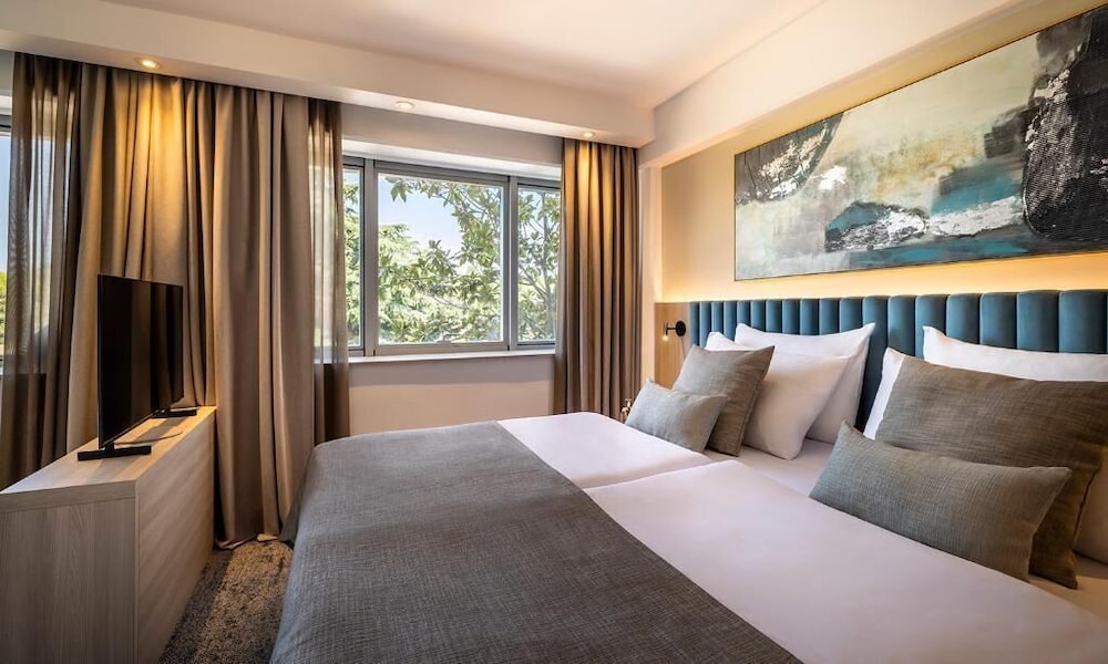 Aminess Vival Maestral Hotel — Hotel rooms in Novigrad, Istria
