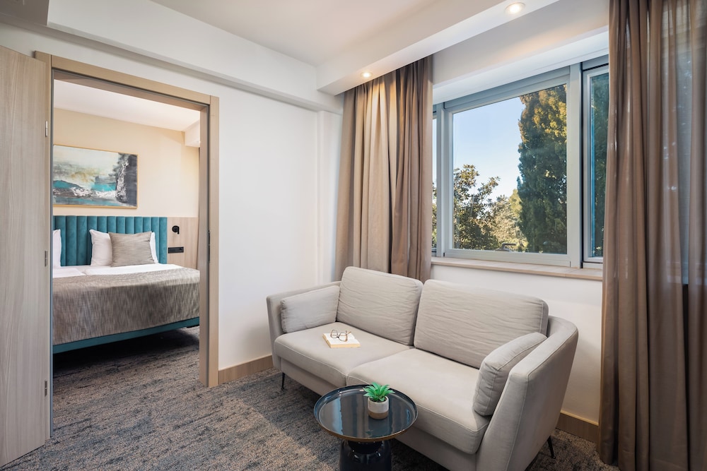 Aminess Vival Maestral Hotel — Hotel rooms in Novigrad, Istria