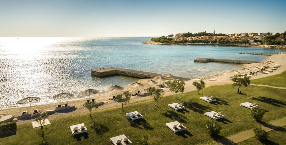 Aminess Vival Maestral Hotel — Beach in Novigrad, Istria