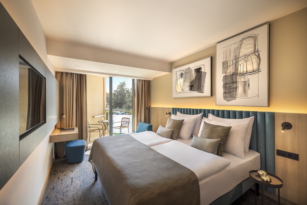 Aminess Vival Maestral Hotel — Hotel rooms in Novigrad, Istria