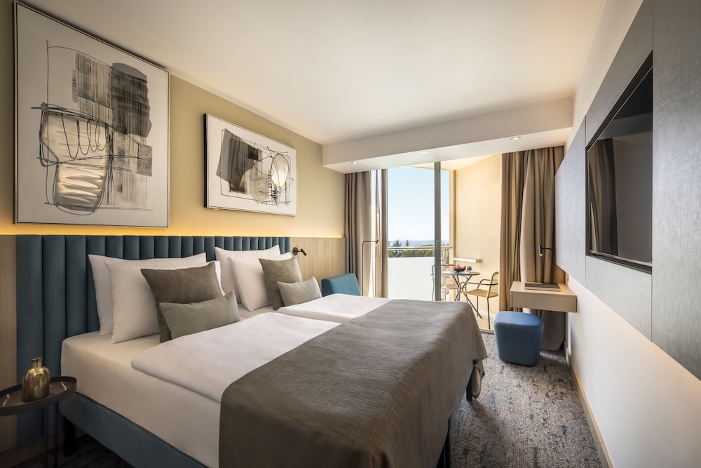 Aminess Vival Maestral Hotel — Hotel rooms in Novigrad, Istria