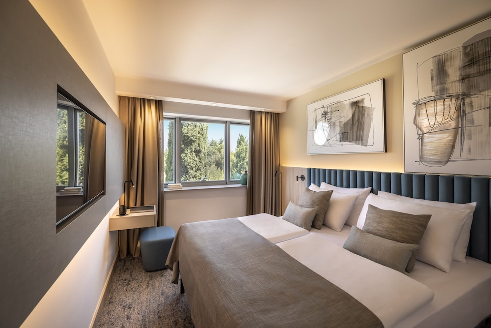 Aminess Vival Maestral Hotel — Hotel rooms in Novigrad, Istria