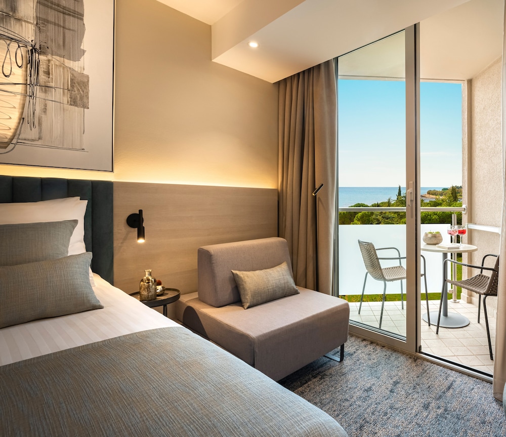 Aminess Vival Maestral Hotel — Hotel rooms in Novigrad, Istria