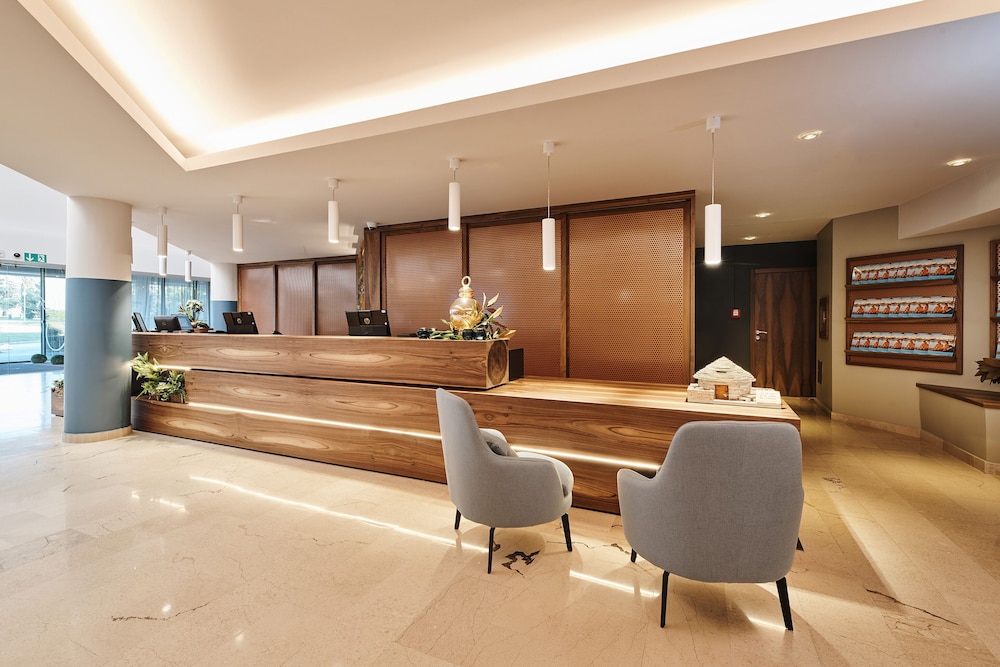 Aminess Vival Maestral Hotel — Hotel building in Novigrad, Istria