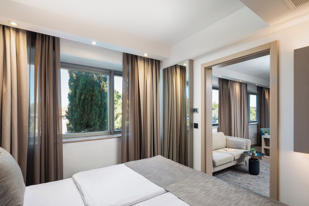 Aminess Vival Maestral Hotel — Hotel rooms in Novigrad, Istria
