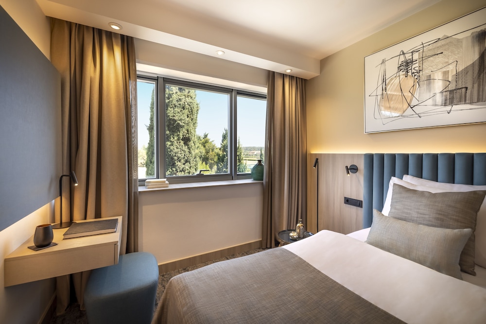 Aminess Vival Maestral Hotel — Hotel rooms in Novigrad, Istria