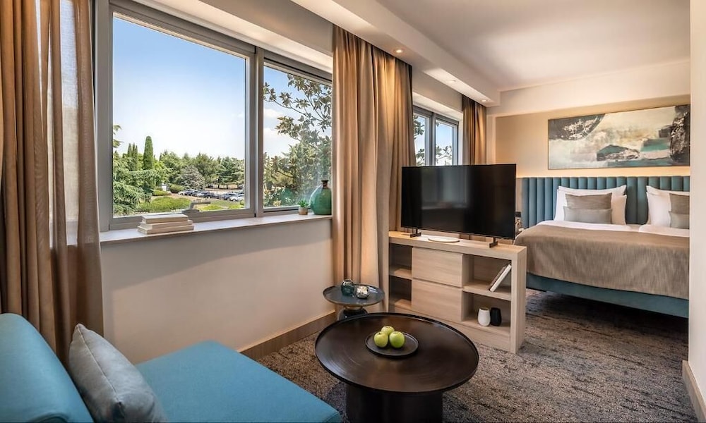 Aminess Vival Maestral Hotel — Hotel rooms in Novigrad, Istria