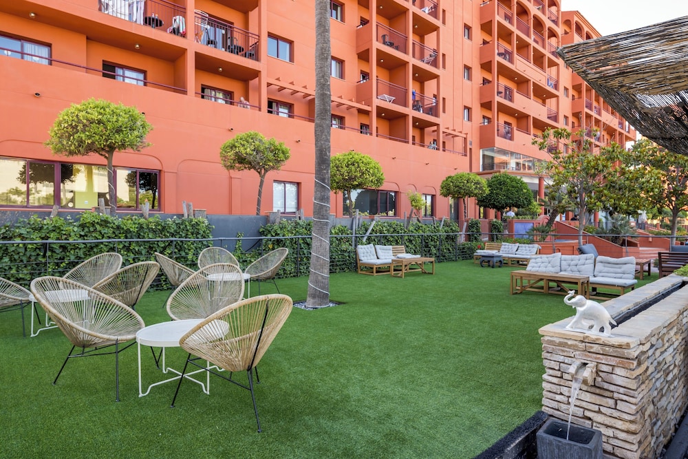 ILUNION Miramar — Hotel building in Fuengirola, Andalusia
