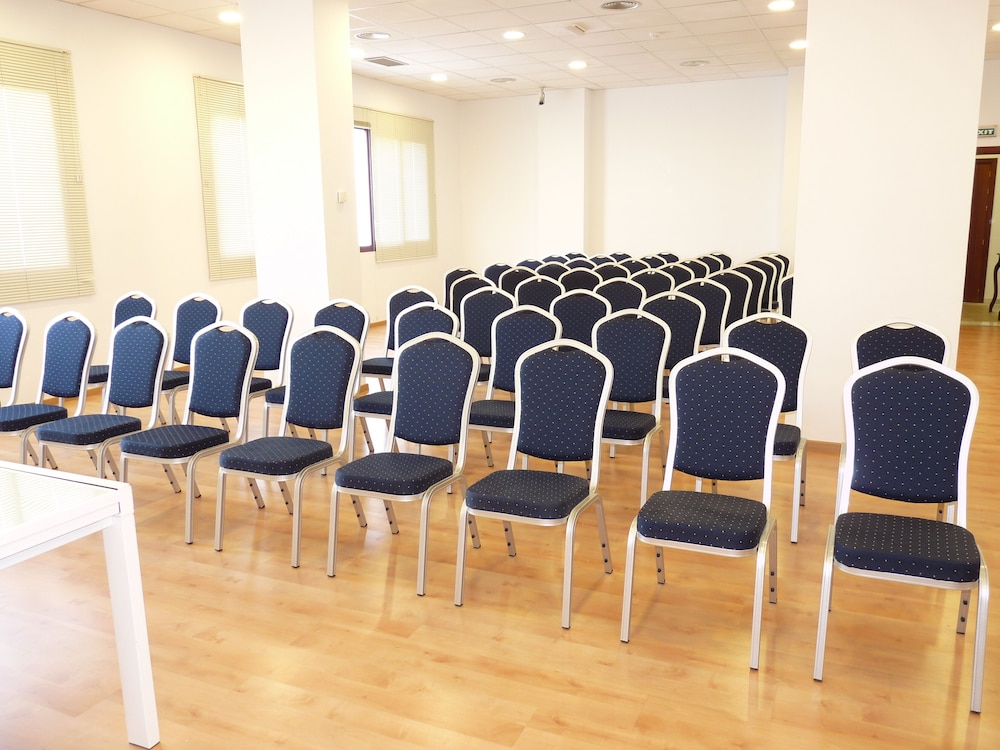 ILUNION Miramar — Hotel building in Fuengirola, Andalusia