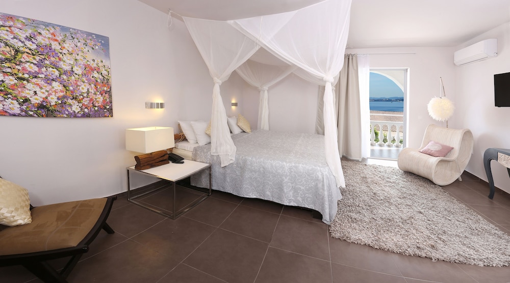 Pantokrator Hotel — Hotel rooms in Barbati, Ionian Islands
