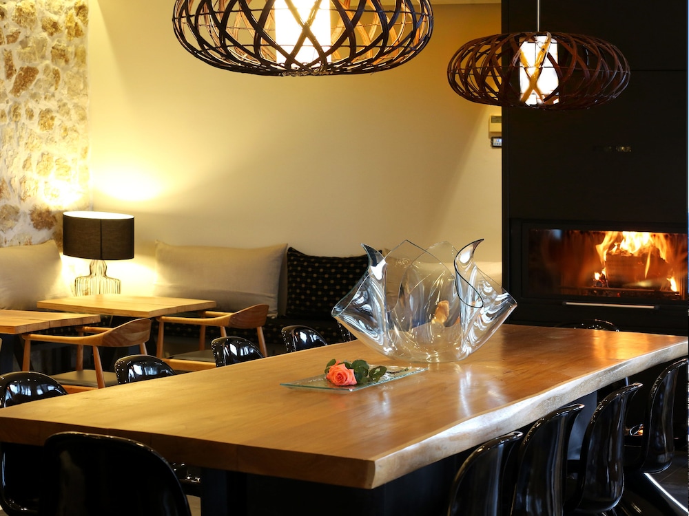 Pantokrator Hotel — Restaurant & bars in Barbati, Ionian Islands