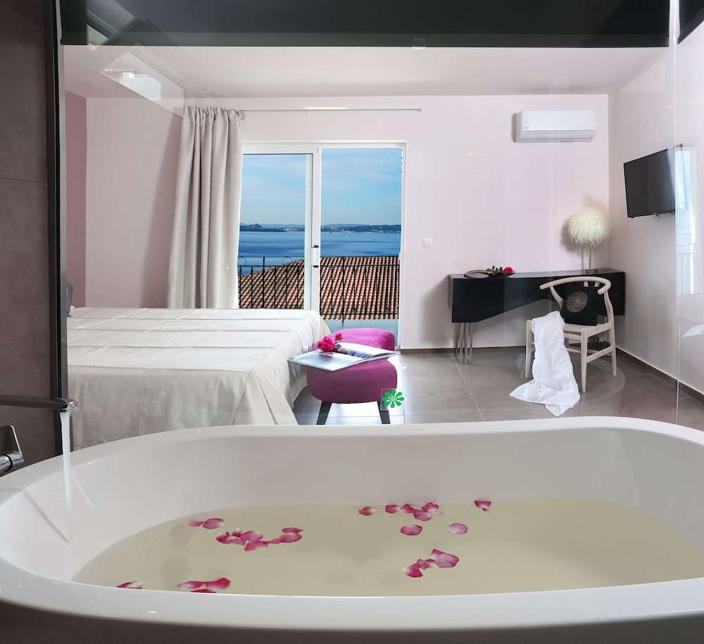 Pantokrator Hotel — Hotel rooms in Barbati, Ionian Islands
