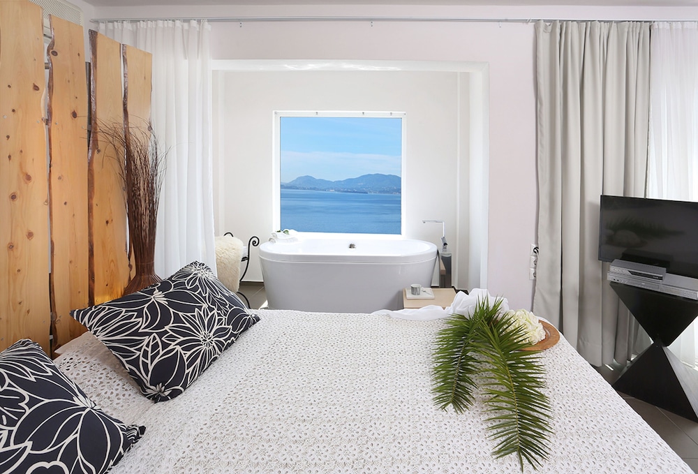 Pantokrator Hotel — Hotel rooms in Barbati, Ionian Islands
