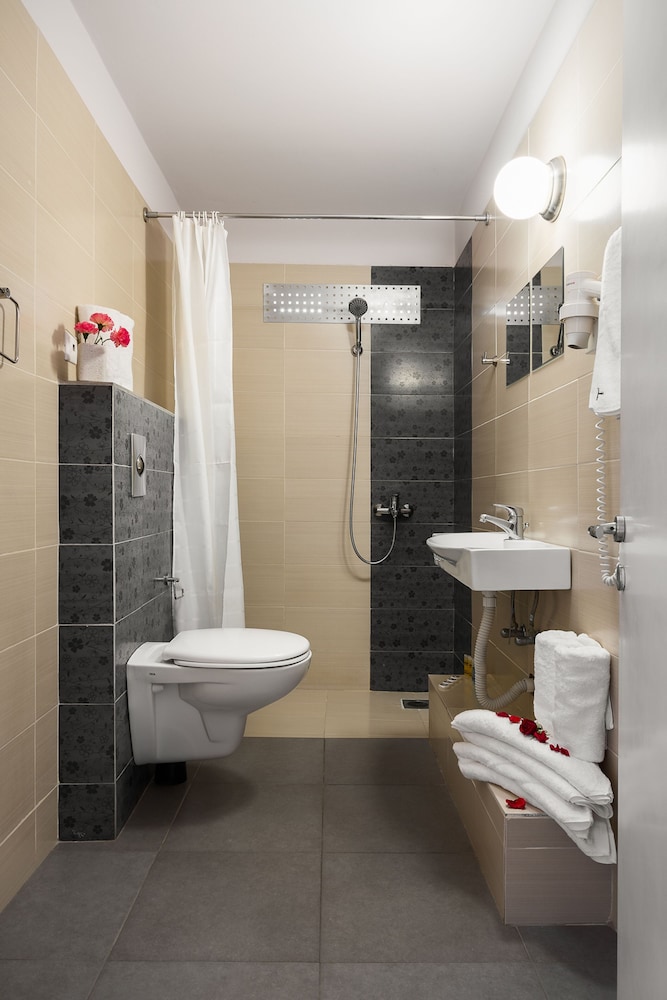 Pantokrator Hotel — Hotel rooms in Barbati, Ionian Islands