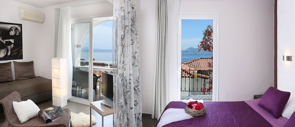 Pantokrator Hotel — Hotel rooms in Barbati, Ionian Islands