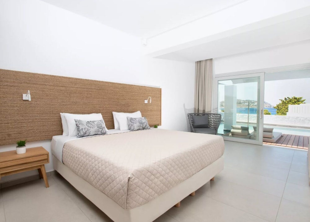 Manoulas Beach Mykonos Resort — Hotel rooms in Ornos, South Aegean