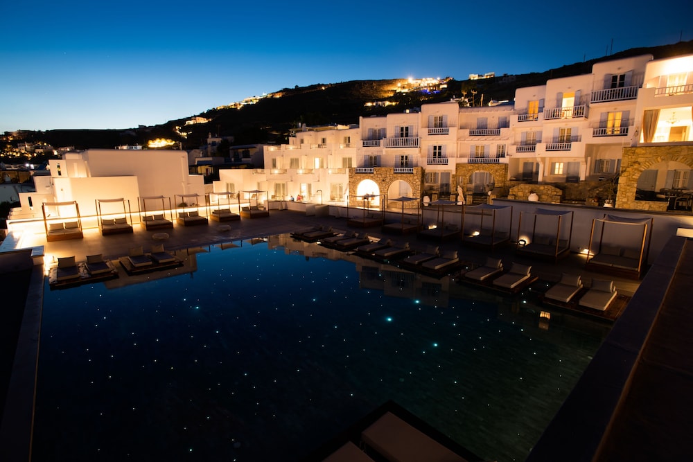 Manoulas Beach Mykonos Resort — Swimming pool in Ornos, South Aegean
