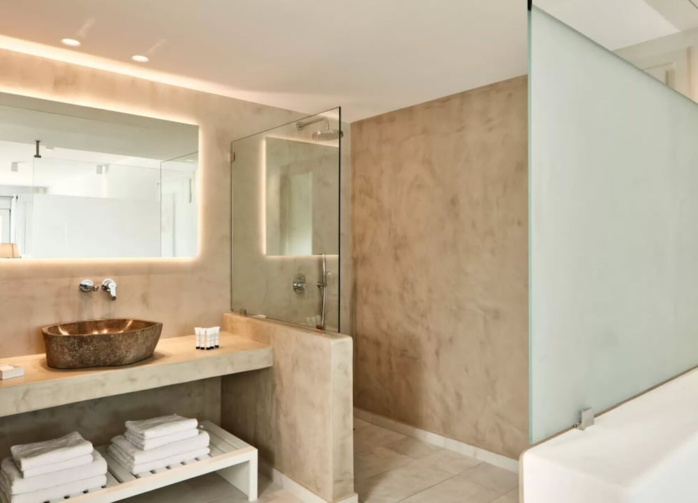 Manoulas Beach Mykonos Resort — Hotel rooms in Ornos, South Aegean