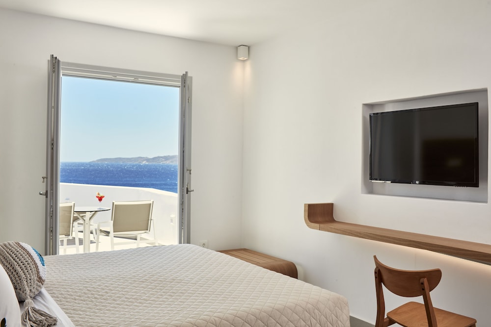 Manoulas Beach Mykonos Resort — Hotel rooms in Ornos, South Aegean