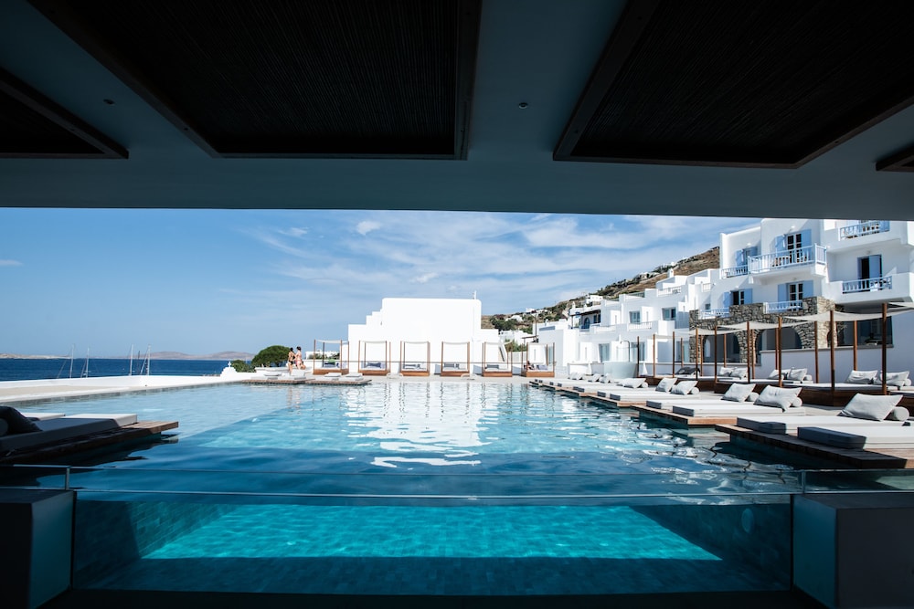 Manoulas Beach Mykonos Resort — Swimming pool in Ornos, South Aegean