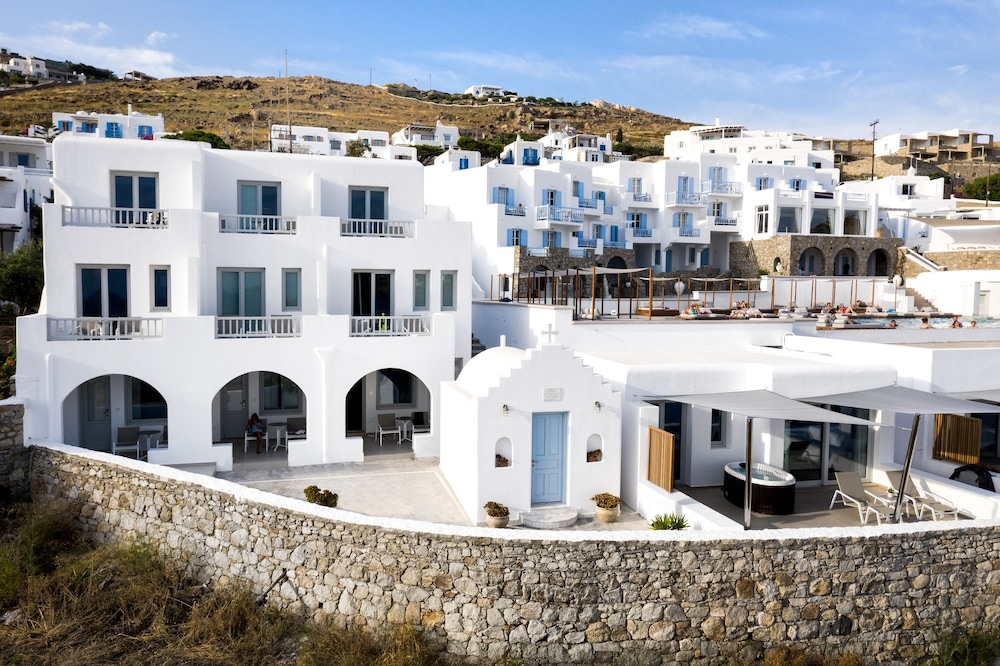 Manoulas Beach Mykonos Resort — Hotel building in Ornos, South Aegean
