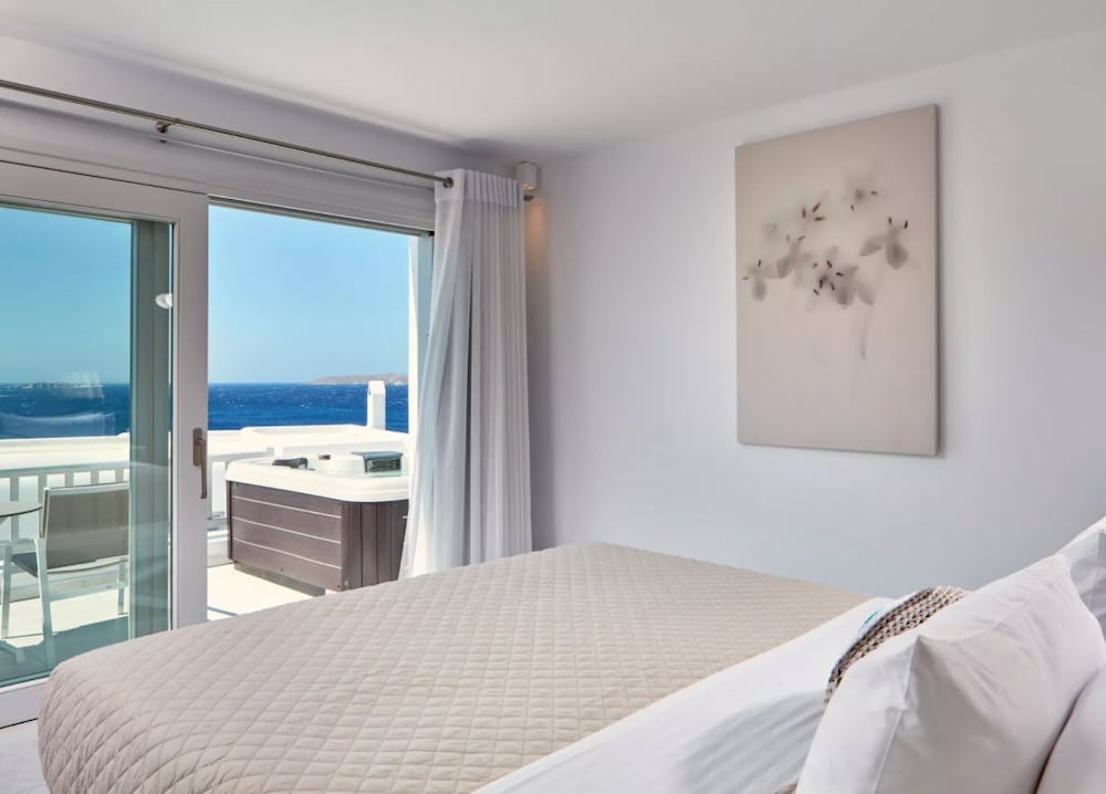 Manoulas Beach Mykonos Resort — Hotel rooms in Ornos, South Aegean
