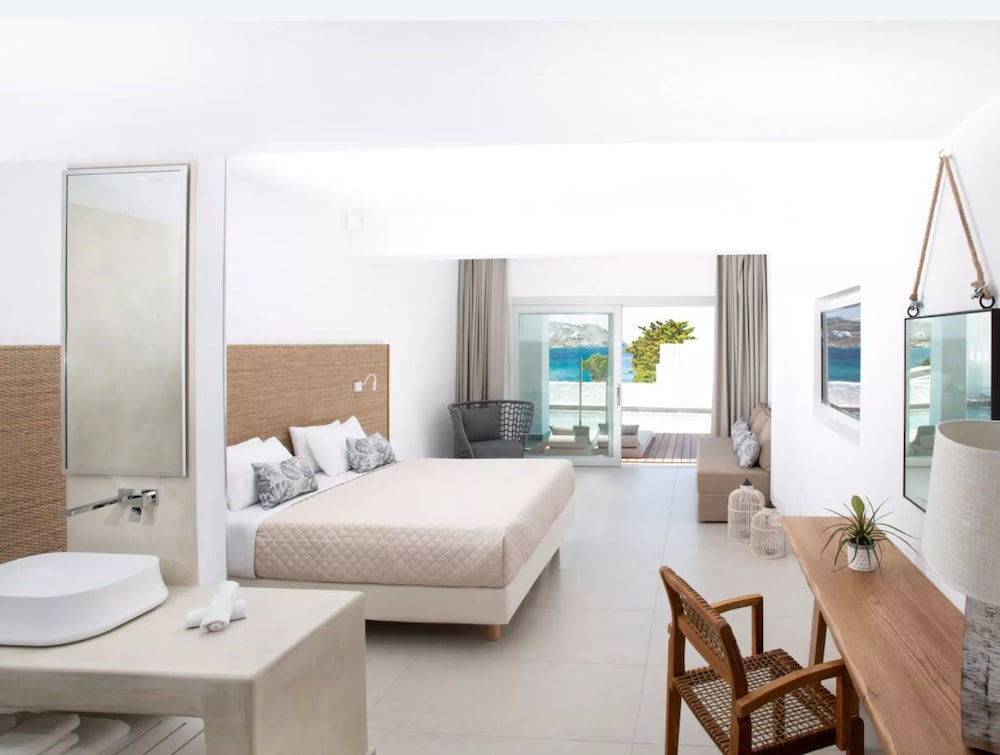 Manoulas Beach Mykonos Resort — Hotel rooms in Ornos, South Aegean
